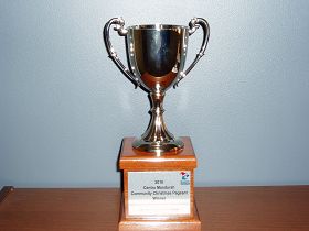 法輪功團體獲得的聖誕遊行冠軍獎杯