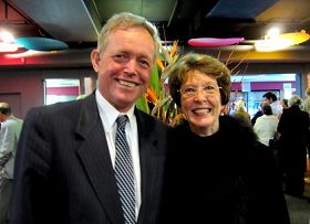 '澳大利亞新南威爾士州議員邁克爾•理查森（Michael Richardson）和妻子徹麗•理查森（Cherry Richardson）'