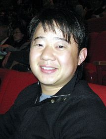 來自中國大陸中華少林禪武協會毯子功教練肖進才觀賞演出後表示，神韻令他沉醉在節目的氛圍裏