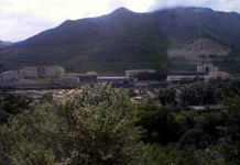 本溪監獄位於圖片中部以上背靠山一狹長地帶