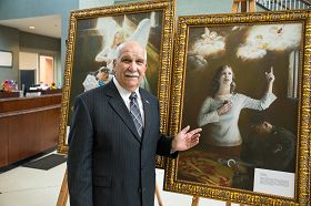 聖彼得市市長雷納德‧帕格諾先生表達他觀賞畫作的感受