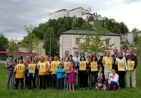 奧地利法輪功學員慶祝世界法輪大法日