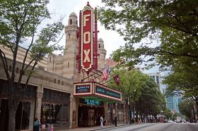 圖：位於亞特蘭大市最古老的劇院──福克斯劇院（Fox