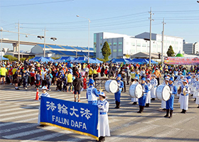 韓國馬拉松大會 法輪功團體受歡迎