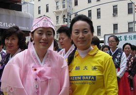 來自韓國的母女倆李仟秀和樸右暎