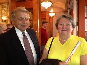 Ƌ月5日下午，曾為Lenape Valley 基金會副總裁兼財務官的Mario Lionetti先生和太太Lois Lionetti盛讚神韻節目精美絕倫。'