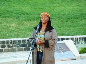 10310：溫尼伯本地婦女領袖發表演講，表示對法輪功的支持和對迫害的譴責。