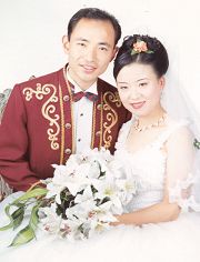 鄒松濤和張雲鶴夫婦的結婚照