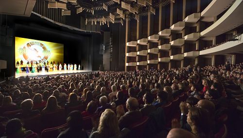 圖1：2014年1月4日下午，渥太華國家藝術中心上演的神韻晚會，觀眾爆滿