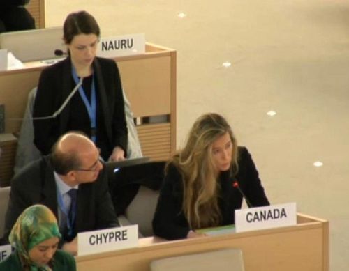 '聯合國人權委員會加拿大代表羅里女士（右）表示，繼續關注中國法輪功學員受迫害情況及器官移植問題。'