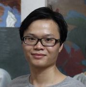 黃廣宇於2010年畢業於廣州美術學院油畫系，是中國後現代研究所碩博連讀生。