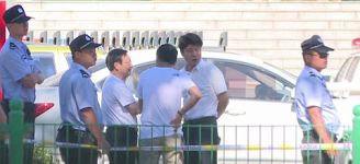 7月2日，崔浩泉、國立臣再次站到前台，崔浩泉（左三）、610主任國立臣（右二）