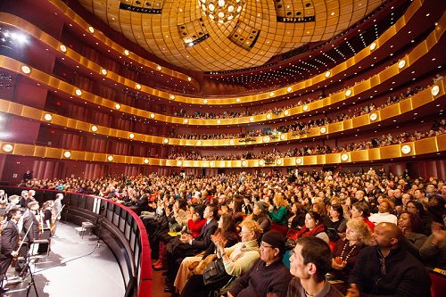2016年1月14日至17日神韻藝術團紐約林肯中心（Lincoln Center）四天五場演出場場爆滿
