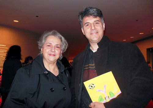 紐約獲獎設計師、展覽活動藝術總監Stephen Gentile和母親Jane Gentile於2016年1月17日觀看了神韻紐約藝術團在林肯中心的演出