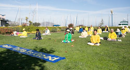 圖1-3：二零一六年十月二十三日，二千名法輪功學員分別在舊金山四十六個不同的公園、景點集體煉功，展現法輪功的美好。