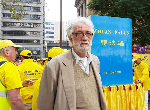 圖23：中國人權活動家鮑勃•文尼康博（Bob Vinnicombe）也前來參加遊行