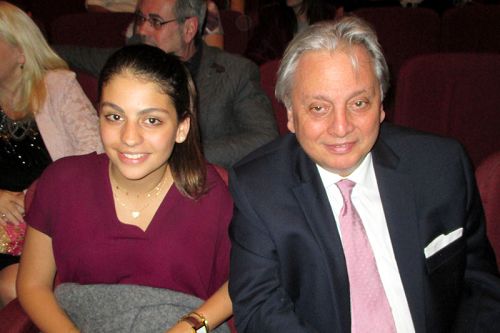 黎巴嫩駐阿根廷大使安東尼奧﹒安德裏（Antonio Andary）先生和女兒萊亞﹒安德裏（Rhea Andary）小姐於四月十三日晚在阿根廷布宜諾斯艾利斯觀看了神韻演出。