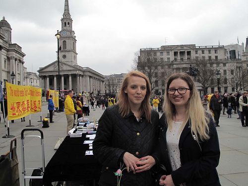 圖5： 二零一八年三月二十四日，艾莉（Allie ，右）貝絲（Beth ）在倫敦特拉法加廣場。