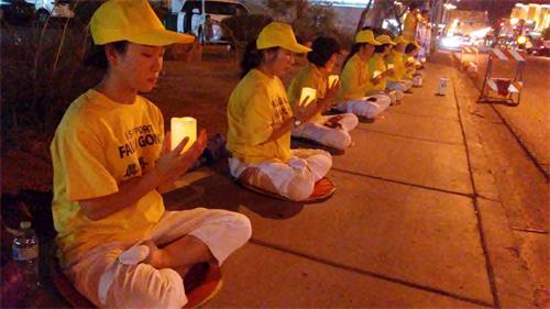 '圖1～5：拉斯維加斯的法輪功學員齊聚在中國城對面，舉行集會和燭光夜悼'