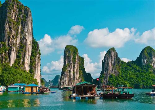 越南下龍灣的山水景色
