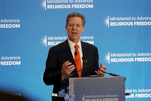'圖：美國國際宗教自由大使布朗巴克'