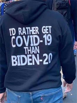 圖：川粉製作的文化衫，上寫「我寧可得Covid-19（中共病毒），也不要拜登-20」（I』d rather get Covid-19 than Biden-20）
