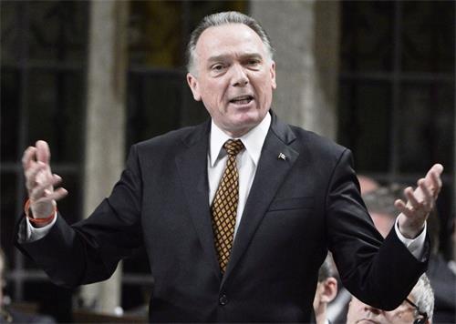 '圖2：加拿大保守黨國會議員、預備內閣移民、難民和公民部長彼得﹒肯特（Peter Kent）先生。'