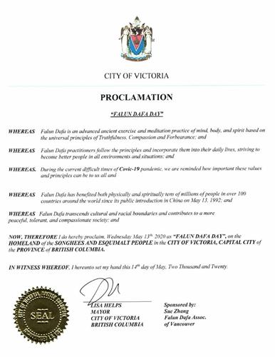 '圖1：加拿大卑詩省首府維多利亞市長頒發褒獎，宣布法輪大法日。'