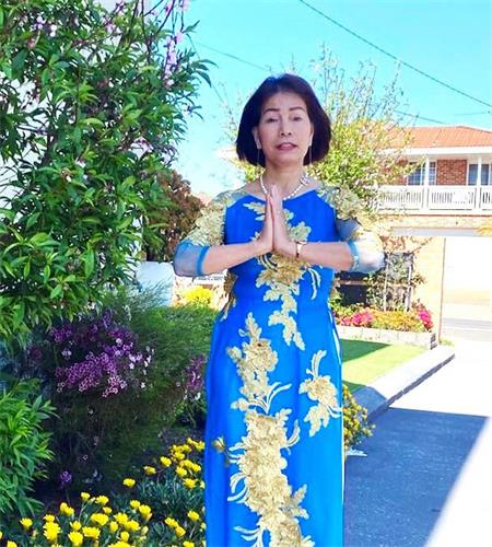'圖1：恢復健康後的越南裔悉尼法輪功學員譚女士（Huyen Tran）表示：「我從心底由衷的感謝大法師父讓我重獲新生。修煉法輪大法是我人生中最珍貴和最有意義的事情。」'