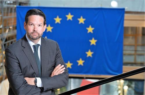 '圖4：歐洲議會議員盧卡斯﹒曼德爾（Lukas Mandl）'