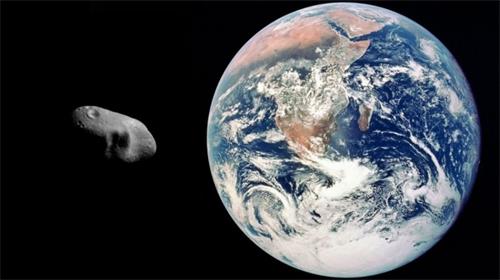 上圖：地球曾近距離接觸太空岩2020年BH6（代表圖片）（圖片來源：Pixabay.com）。從太空中看到的地球，五官扭曲，目露驚恐。