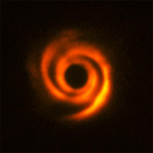 '嬰兒「太陽系」SAO 206462 （HD 135344B）（Image Credit：ESO， T. Stolker et al.）'