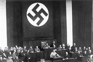 '希特勒把黑色卍字符當作納粹招牌'