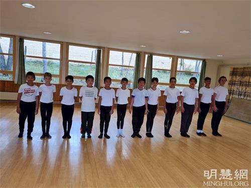 '圖4：男生參加中國古典舞課。'