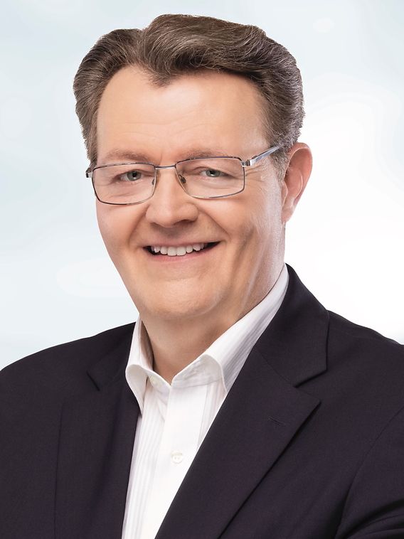 圖10：德國國會議員菲利瑟爾（CSU，Michael Frieser）為這次活動發來致辭。