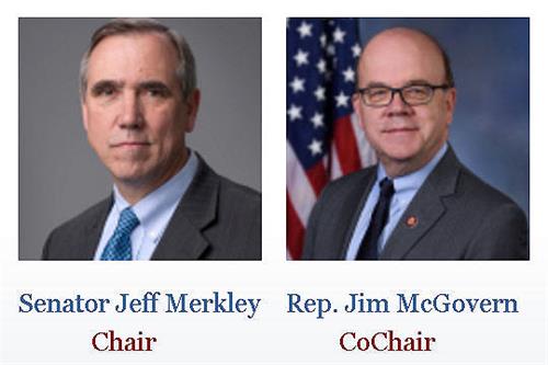 圖：美國國會及行政當局中國委員會主席、聯邦參議員默克利（左），和委員會聯合主席、國會眾議員吉姆﹒麥克高文