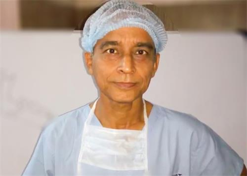 圖4：加爾各答醫學院任整形外科系主任的烏帕﹒比特博士（Dr. Utpal Bit)