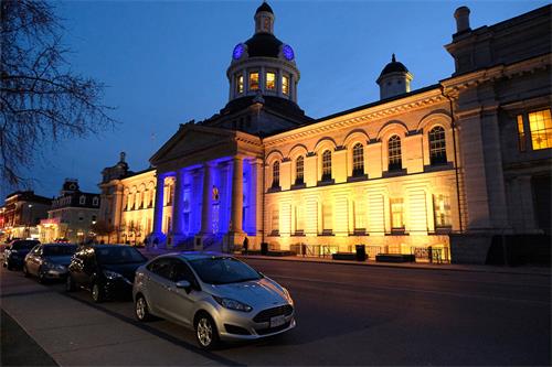 圖6~8：歷史名城金斯頓市（Kingston）升旗和亮彩燈。