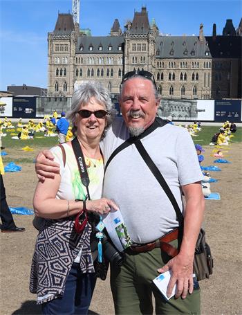 圖13：吉爾（Jill）和托尼（Tony）是到加拿大旅遊的一對英國夫妻