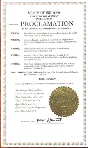 圖：印第安那州州長特此頒發褒獎宣布「二零二二年五月十三日為法輪大法日」