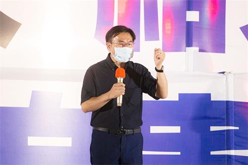 '圖8：台北市議員張茂楠在記者會上發言。'