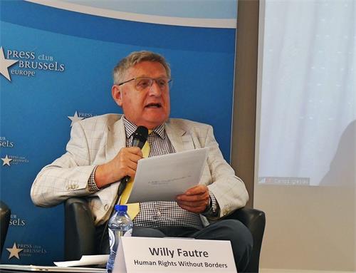 圖4：人權無疆界（HRWF）主席威利﹒福泰（Willy Fautre）在研討會上發言。（明慧網）