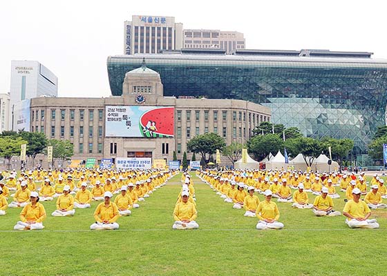 韓國學員在首爾舉行反迫害集會遊行