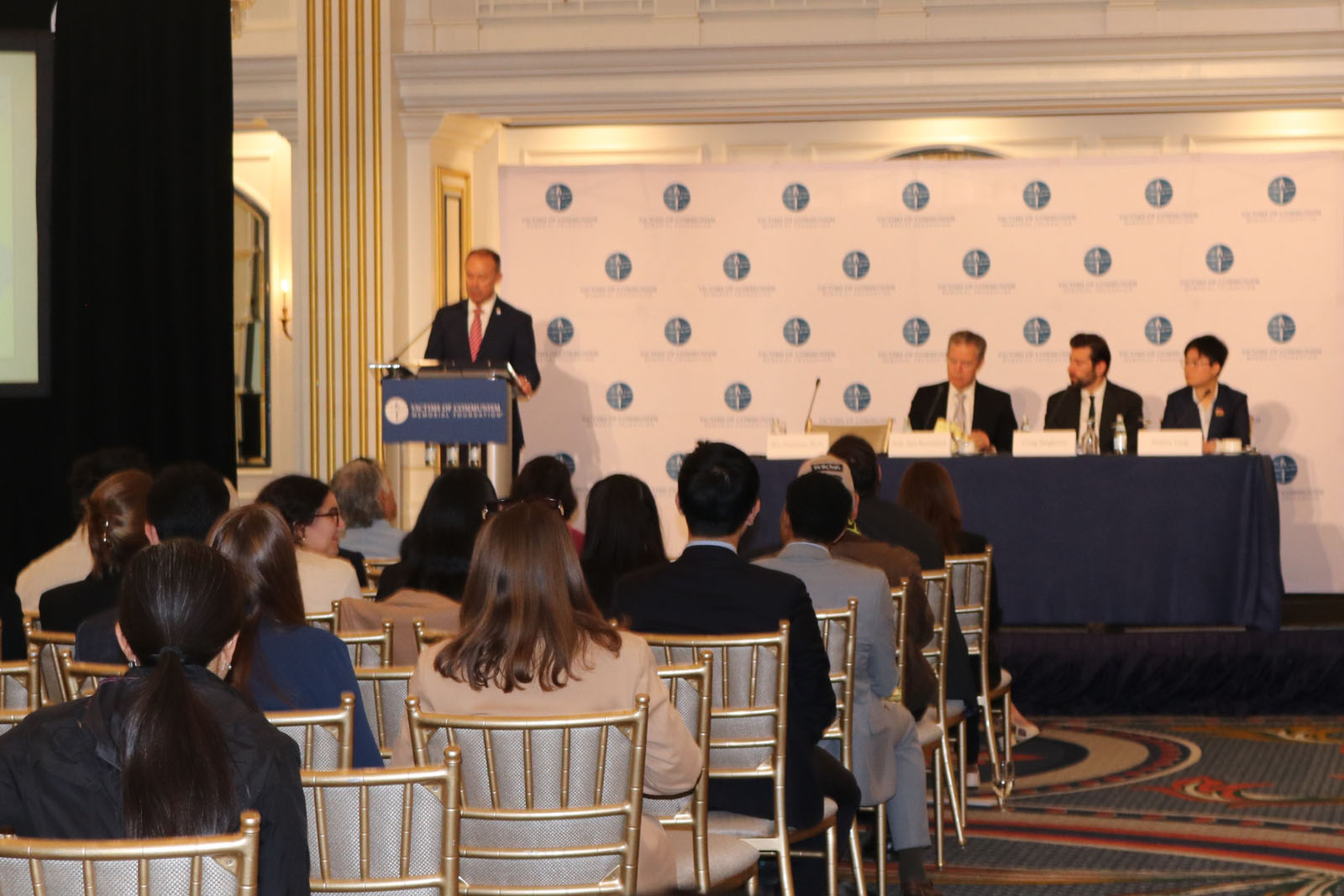 圖1:二零二五年十月二十七日和二十八日兩天,共產主義受害者紀念基金會在美國首都的華盛頓威拉德洲際酒店舉辦了一年一度的「中國論壇」會議。