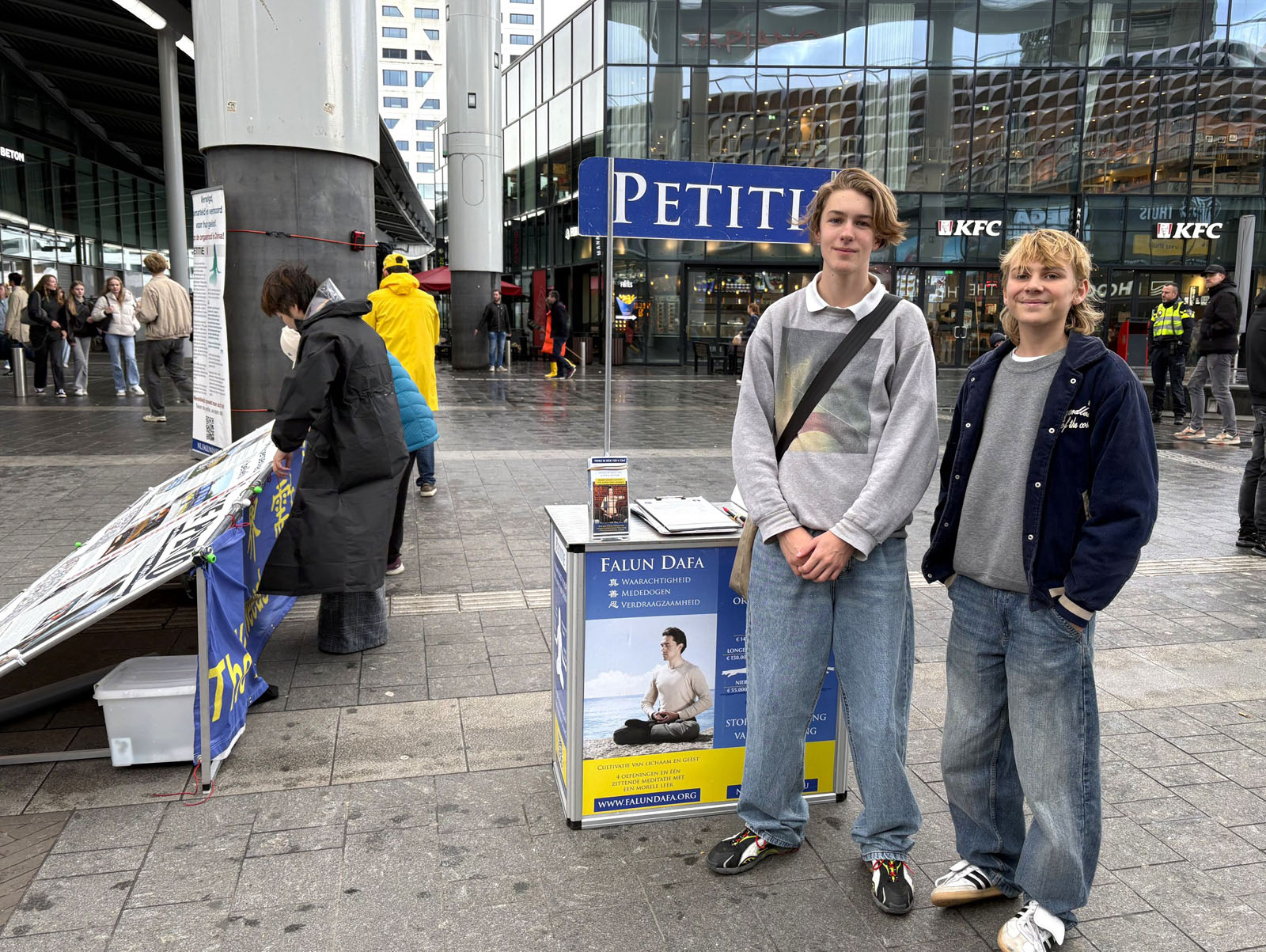 圖11:烏得勒支居民龐﹒賴克特(右)和西姆﹒范﹒福爾特霍伊曾(左)