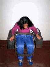 '酷刑演示：鐵椅子'